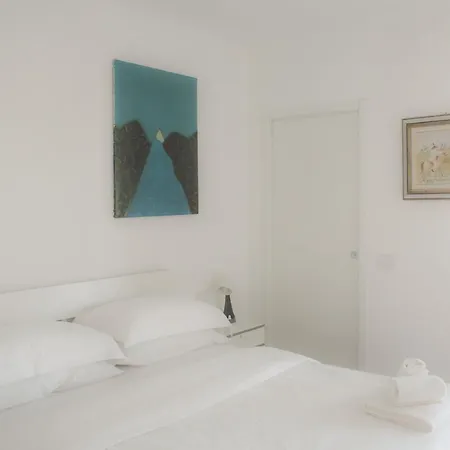 Apartment Bnbutler - Govone - Ampio E Luminoso Con Terrazza