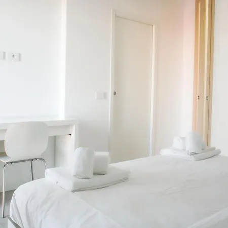 Apartment Bnbutler - Govone - Ampio E Luminoso Con Terrazza Milan