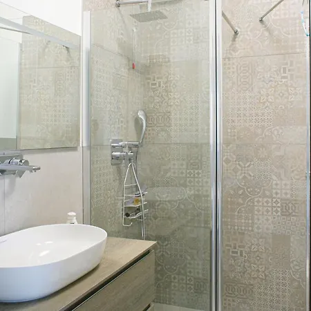 Apartment Bnbutler - Govone - Ampio E Luminoso Con Terrazza