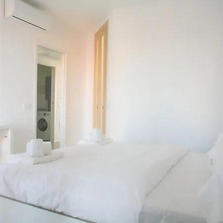 Apartment Bnbutler - Govone - Ampio E Luminoso Con Terrazza Milan