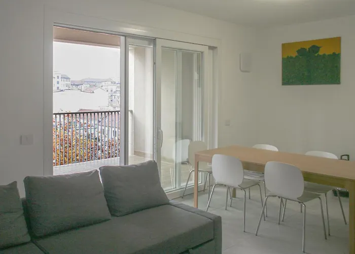 Bnbutler - Govone - Ampio E Luminoso Con Terrazza Appartamento *