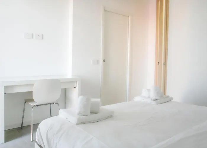 Appartamento Bnbutler - Govone - Ampio E Luminoso Con Terrazza Milano